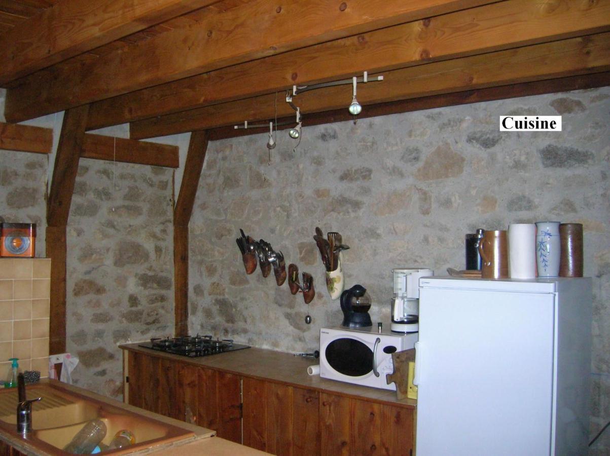 Gite De 15 Places En Chambre De 2, 4, 5 Personnes Saint-Exupéry-les-Roches Buitenkant foto